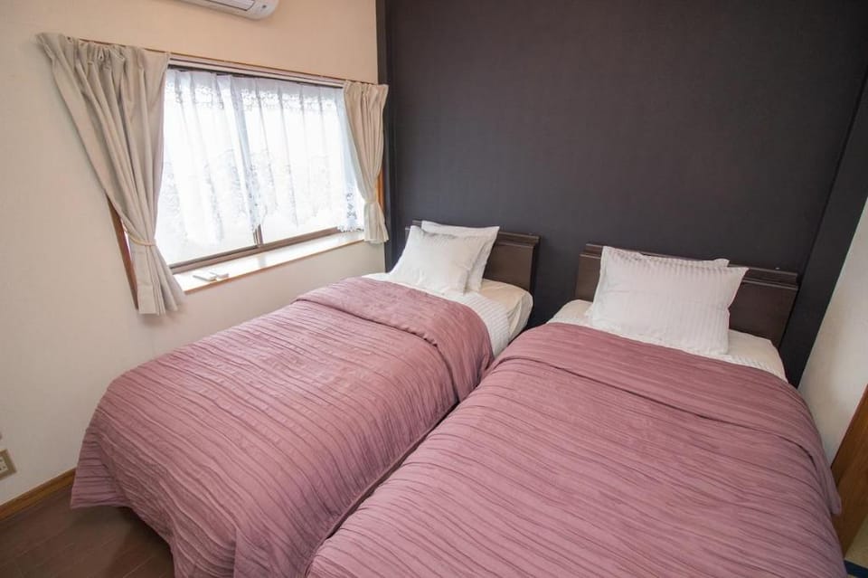 0 min. to station / private house /USJ, Namba, Nara, Kyoto, kobe Vacation rental in Osaka