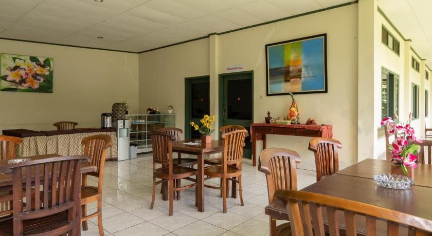 Urbanview Hotel Griya Astoeti 2 Cisarua Puncak by RedDoorz Hotel in Cisarua