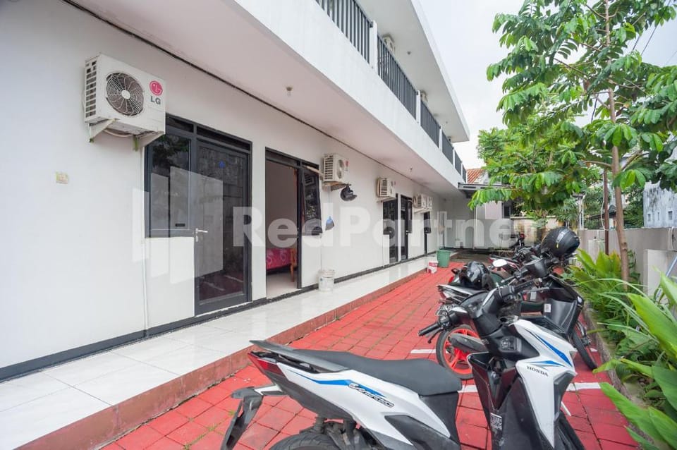 Wisma Juanda Bogor Mitra RedDoorz Hotel in West Java
