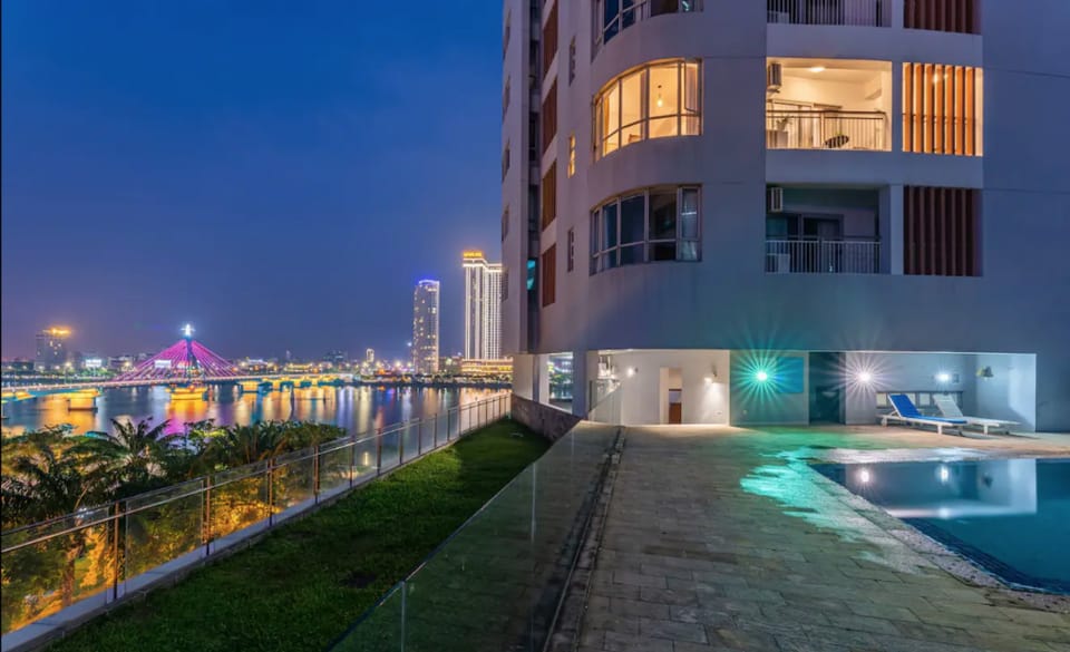 Luxurious 2-bedroom riverfront apartment IRT Apartment in Da Nang