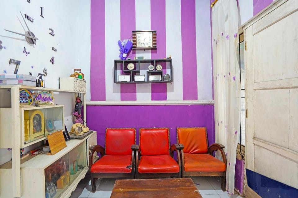 SPOT ON 91672 House Of Henny Tea Hotel in East Java
