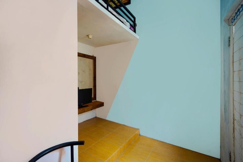 SPOT ON 91672 House Of Henny Tea Hotel in East Java