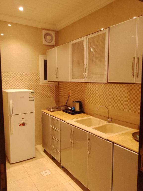 luluat hadil lilshuqaq almafrushih Apartment in Jeddah