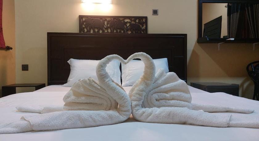 Edwin's Airport Garden Bed and Breakfast in Negombo