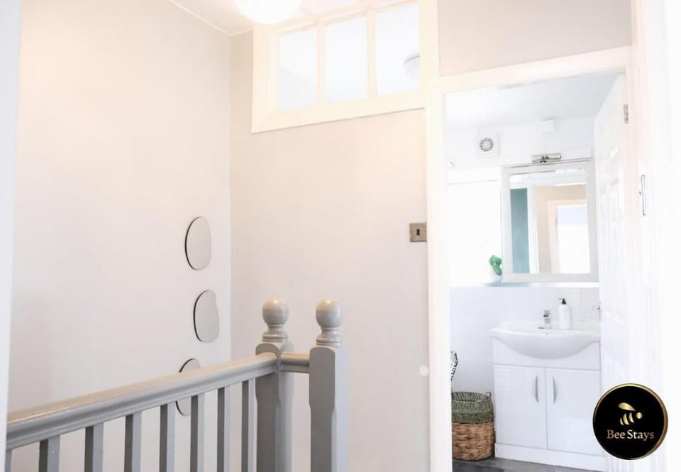 Bee Stays- Northway House Vacation rental in Warrington