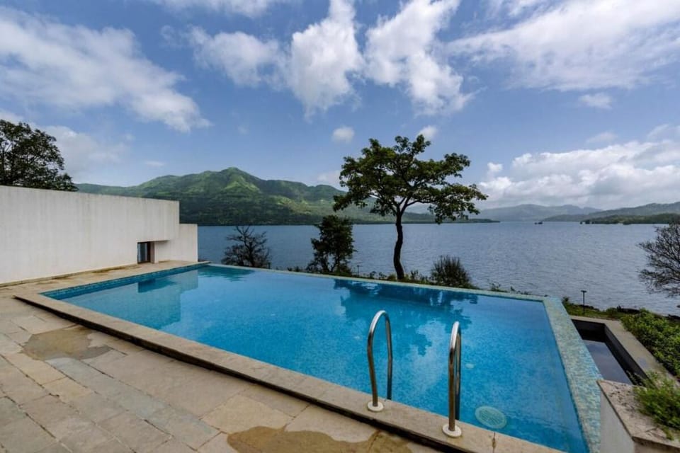 Chic-3 Bedroom-Lake side Villa with Infinity Pool Villa in Maharashtra