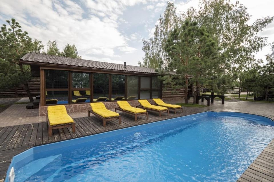 Cottage, bathhouse or sauna, outdoor swimming pool Vacation rental in Ukraine