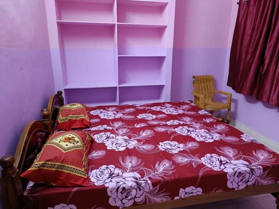 Mountain view, train view Apartment in Visakhapatnam