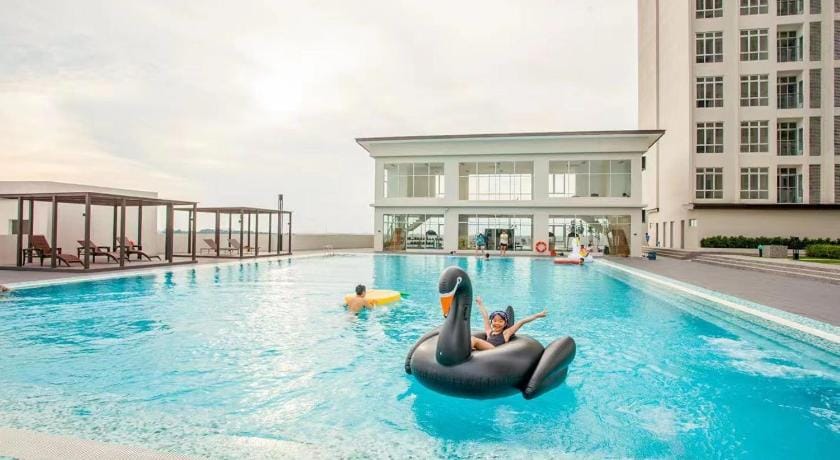Condo @ Bukit Indah/ Legoland/ Eco Botanic 6 pax Apartment in Johor Bahru