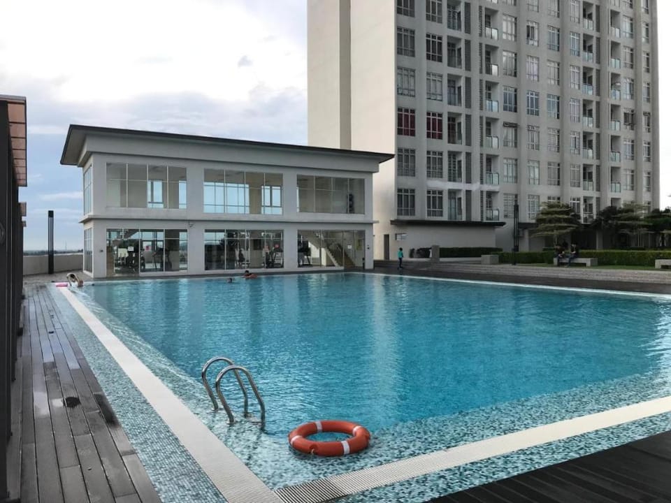 Condo @ Bukit Indah/ Legoland/ Eco Botanic 6 pax Apartment in Johor Bahru
