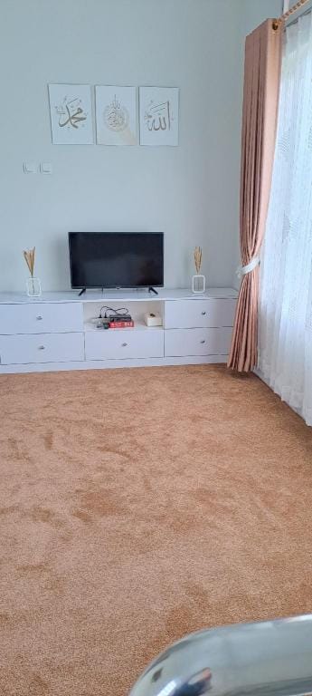 Haneefa Homestay Syariah Jogja, Penginapan Keluarga dengan 4 Kamar Bed and Breakfast in Yogyakarta