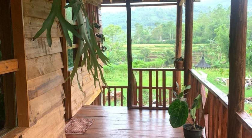 Kampung Bareto Cottage And Resto Vacation rental in West Java