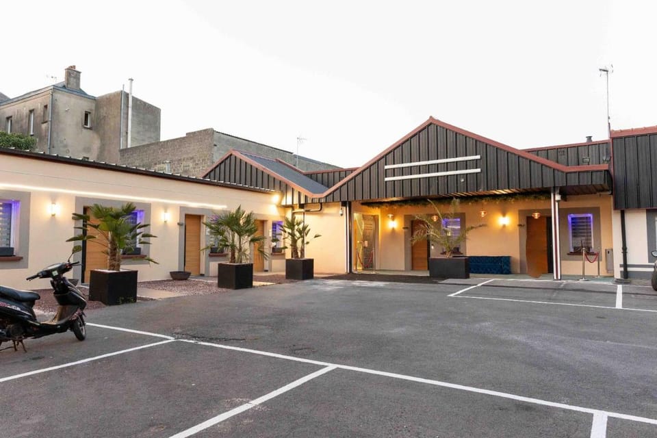 Hôtel Center Saint-Quentin Centre Gare 24 sur 24 Hotel in Wallonia, Belgium