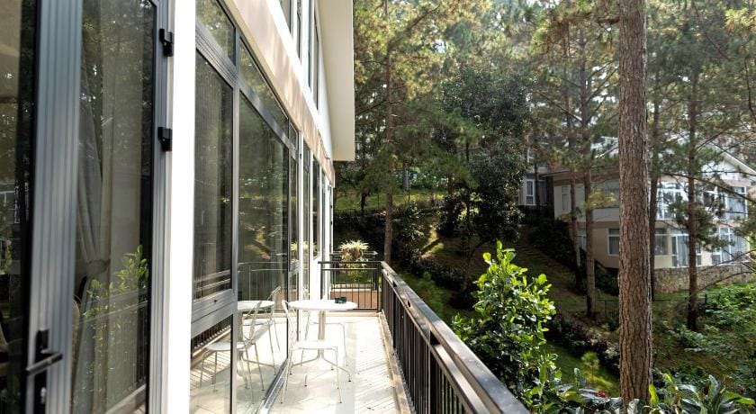 Luxury villas Tuyen lam lake view Villa in Dalat