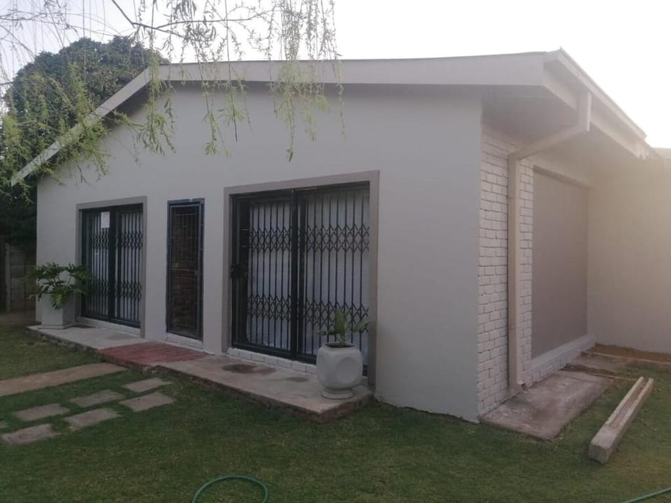 Cooperville, an oasis away from home Vacation rental in North West, South Africa