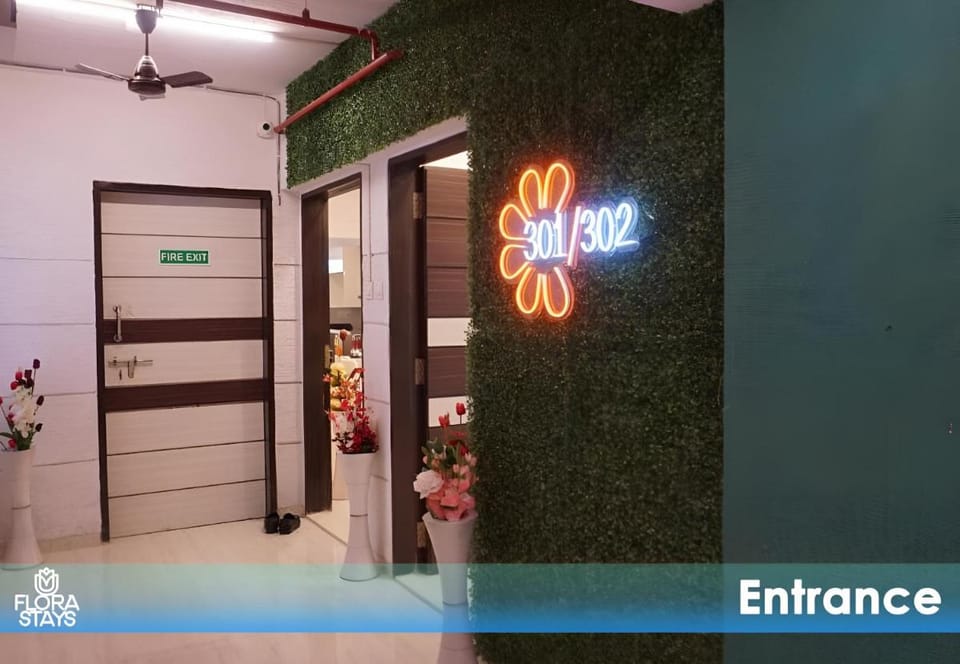 2BR Mumbai theme service apartment for staycation by FLORA STAYS Apartment in Mumbai
