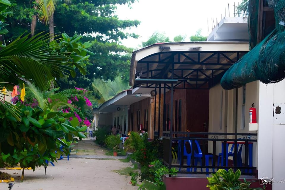 Chef Panyang Beach Resort Okoy 2 Hotel in Central Visayas