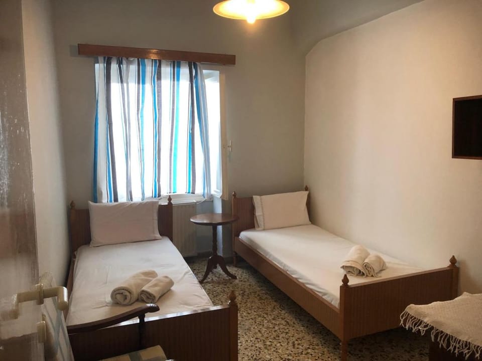 Apartment for upto6 pers, 10 minutes walk to the center of Heraklio Apartment in Heraklion