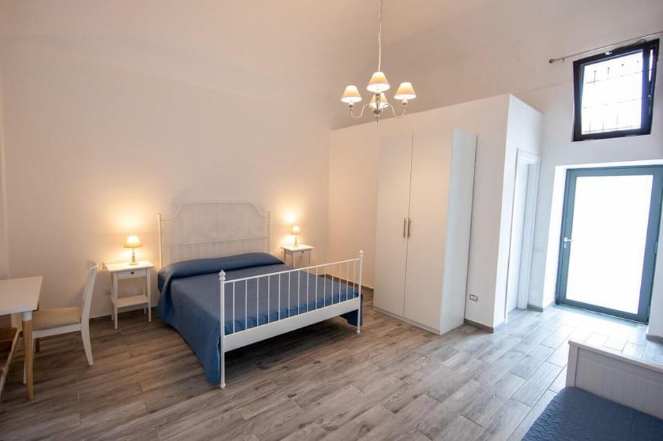 Stanza familiare in palazzo storico con giardino Vacation rental in Campania