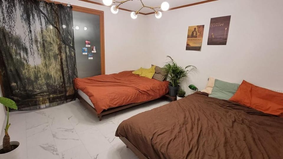 Spacious two-room, 2Q1SS bed/Gimpo Airport/Netflix Apartment in Seoul