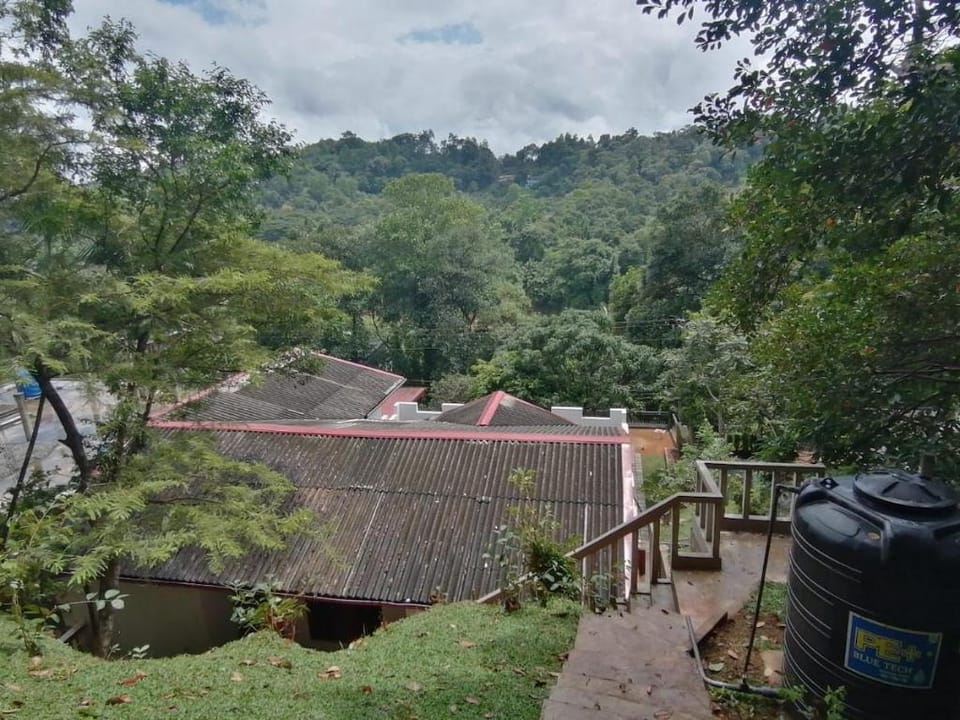 River Valley Holiday Retreat-Kandy Apartment in Gangawatakorale