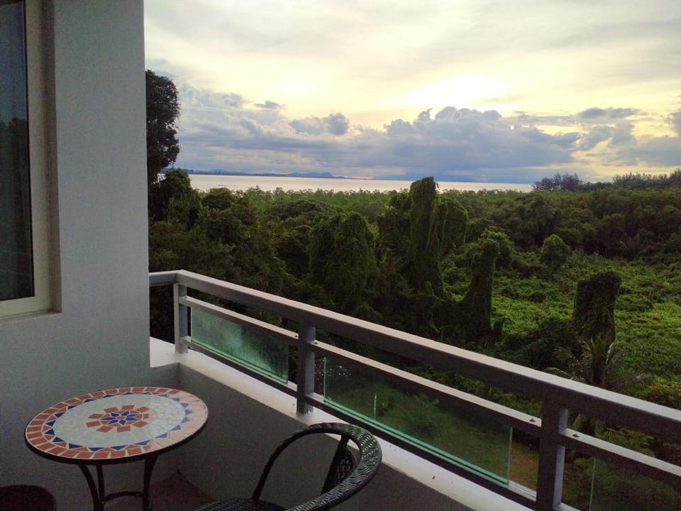 Santubong Suites Sejinjang Apartment in Kuching