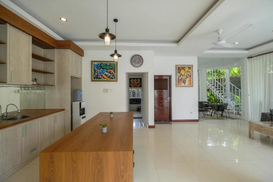 Puri Gading Villa Jimbaran by The Lavana (5 Bedroom Villa) Hotel in Bali
