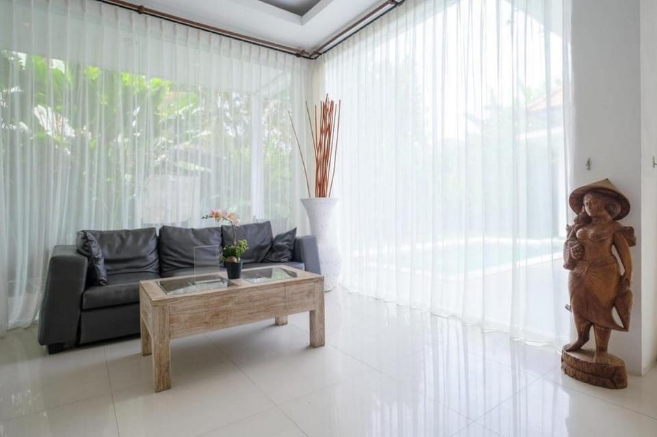 Puri Gading Villa Jimbaran by The Lavana (5 Bedroom Villa) Hotel in Bali