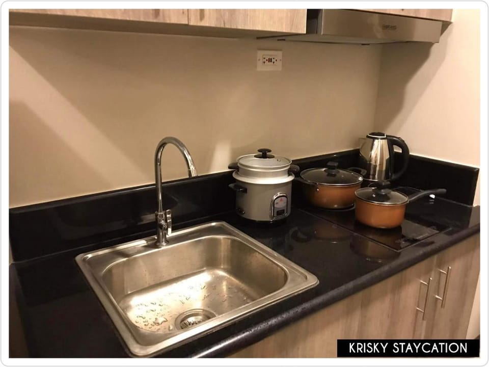 Condo near MOA, 1BR with balcony, Manila Bay View Apartment in Manila City
