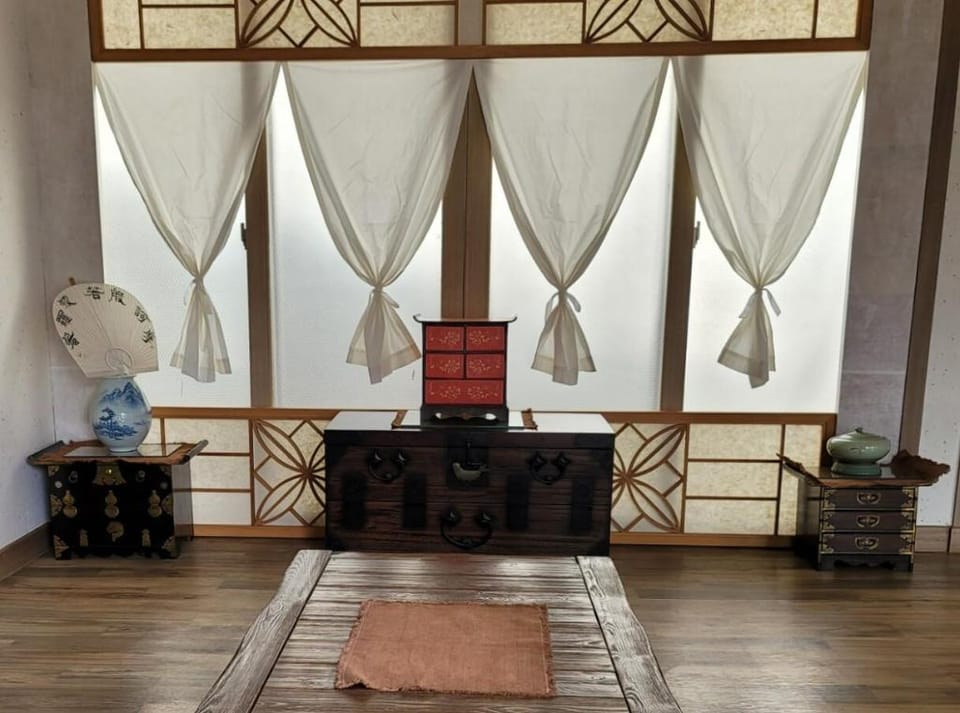 Paju Hanokaeseo Harureul Bed and Breakfast in Gyeonggi-do