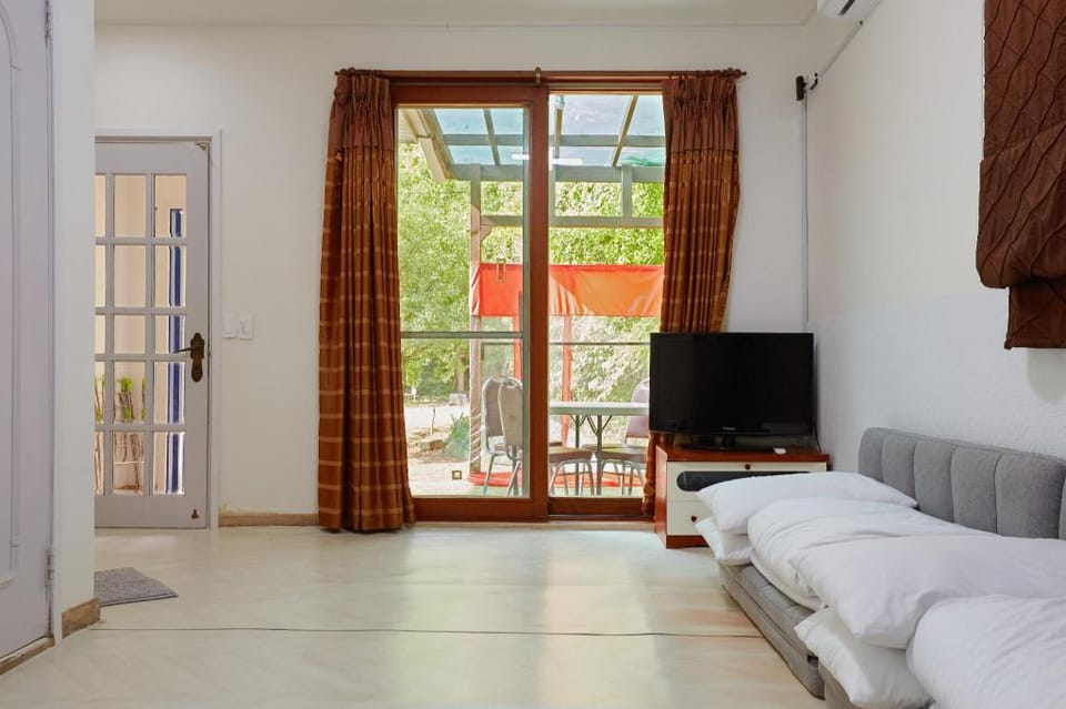 Hongcheon Gureumsoky Sanchaek Kids Poolvilla Bed and Breakfast in Gyeonggi-do