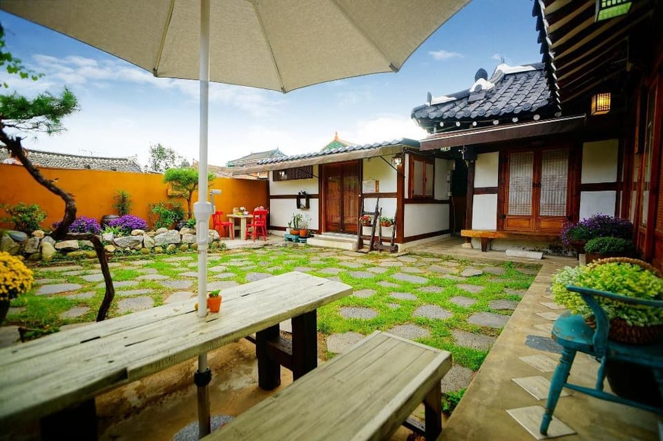 Jeonju Haengbokhyun Hanok Dockchae Pension Bed and Breakfast in South Korea