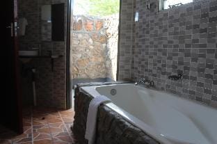 Pelican Lodge & Camping Campground/ 
RV Resort in Africa