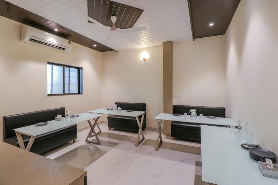 Capital O Prime Land Hotel in Mumbai