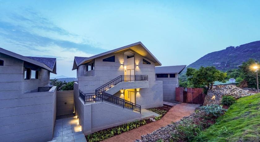 Vee Resort -The Suites of Royals Hotel in Mahabaleshwar