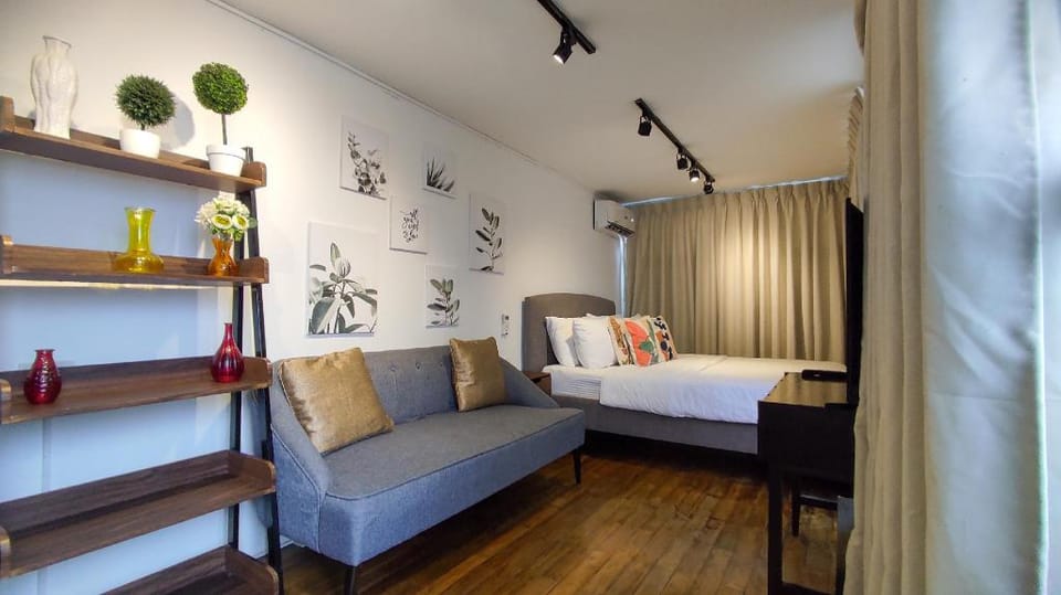 CONTAINER HOME MANDALUYONG | N01 Villa in Mandaluyong