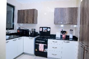 Luxury 2bedrooms near JKIA airport/SGR with balcon Vacation rental in Nairobi