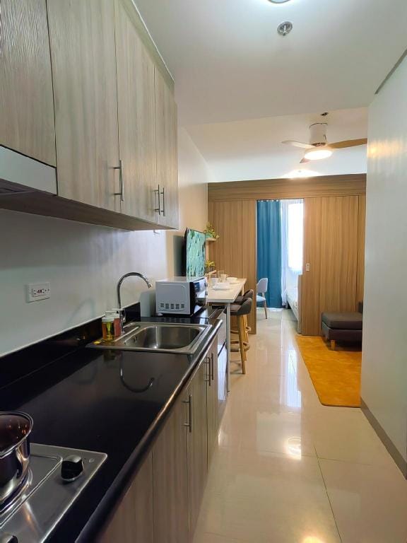Happirest By the Bay w/Balcony|Shore2|Mall of Asia Vacation rental in Pasay