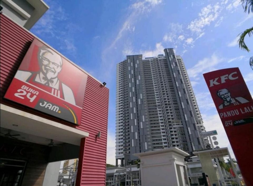 Premier Suite Seaview 3 minute to gurney Apartment in Tanjung Bungah
