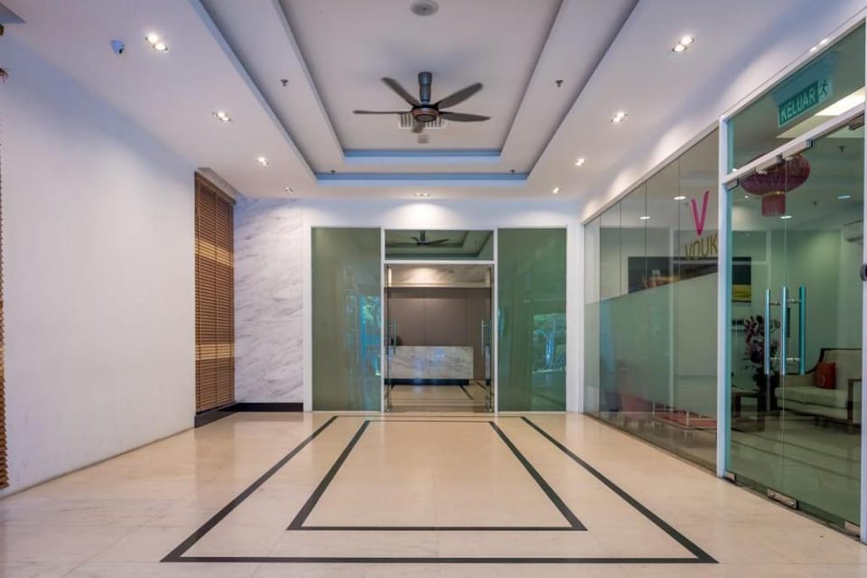 Mansion One Luxurious Seaview Vacation Homes Apartment in George Town