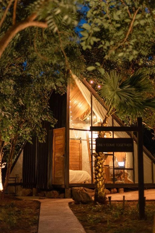 Issara Bar&House Vacation rental in Chon Buri Changwat