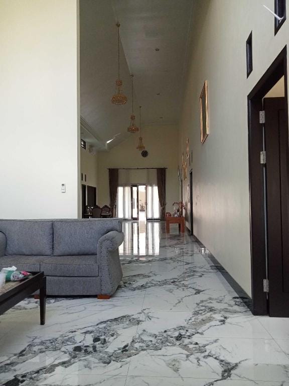 EXPRESS O 91708 Rumah Sriwijaya 12a Syariah Hotel in East Java