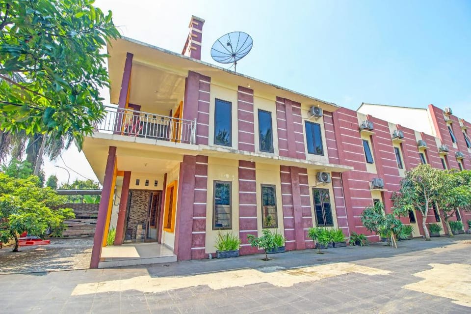 Collection O 91666 Meyli Guesthouse Hotel in Indonesia