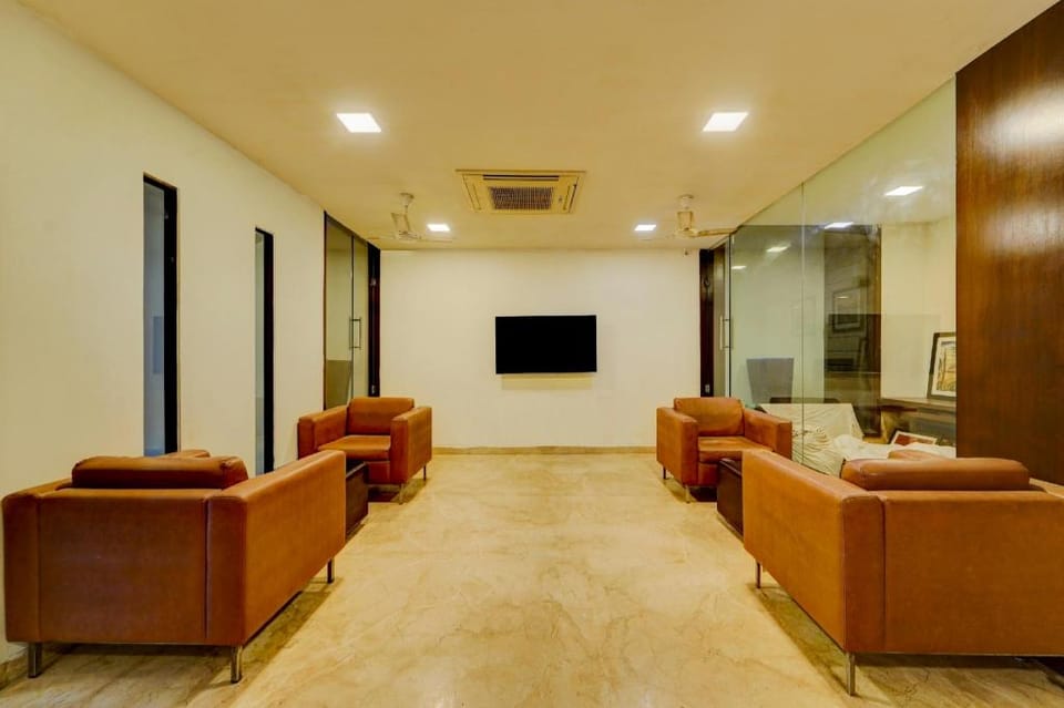 Townhouse US consulate Hotel in Chennai