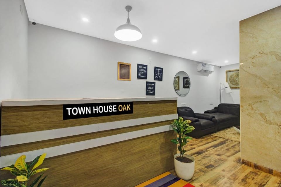 Super Townhouse OAK Hitec City Near Image Hospital Hotel in Hyderabad