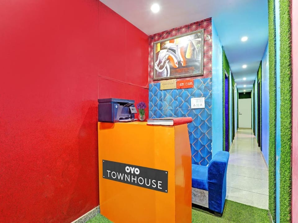 Hotel O Small Town Hotel in Delhi
