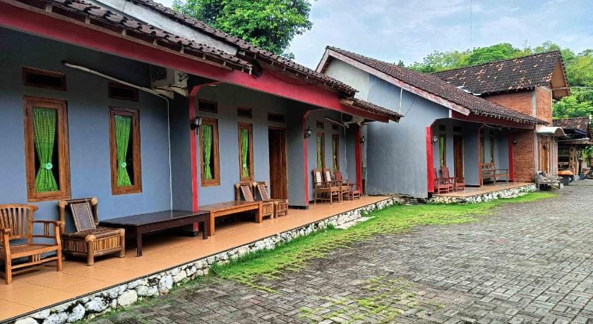 Jogo Segoro Homestay Mitra RedDoorz near Pantai Sundak Gunungkidul Hotel in Special Region of Yogyakarta