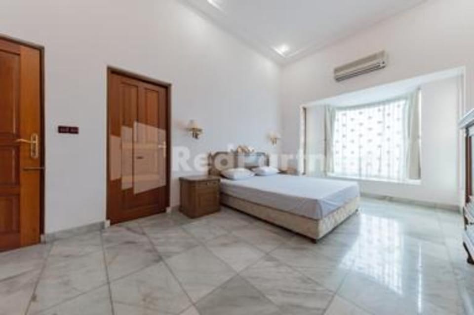 Villa Biru RedPartner Hotel in Bandung