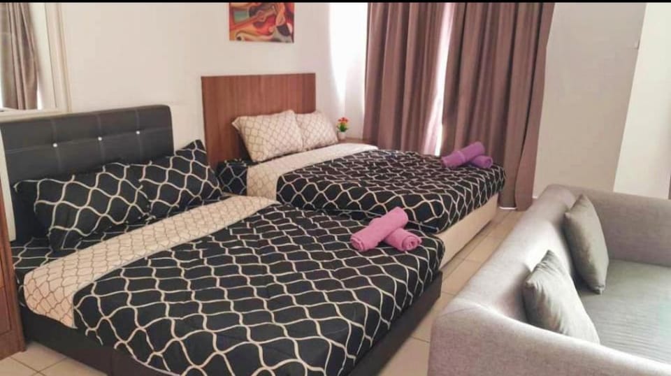 Mansion One Studio15 Gurney Town Gleneagles  6pax Apartment in George Town