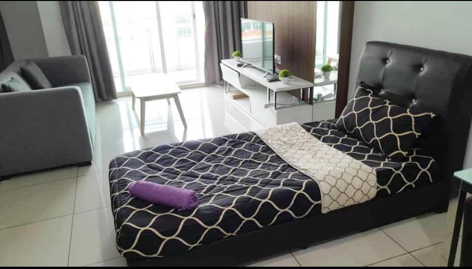 Mansion One Studio15 Gurney Town Gleneagles  6pax Apartment in George Town